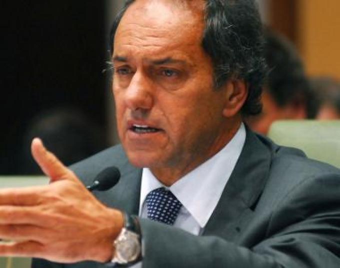 Scioli prometió revisar las retenciones a las exportaciones del campo