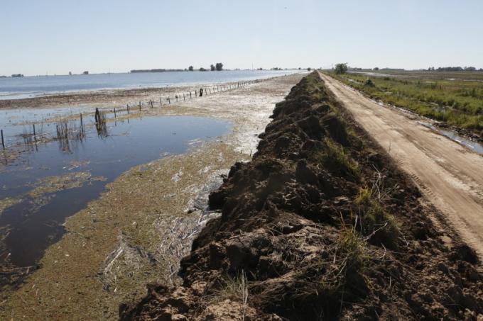 Se oficializó la emergencia agropecuaria para el oeste bonaerense por las inundaciones de octubre