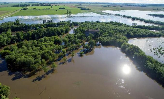Volvió a llover en la zona agrícola núcleo y el agua afecta cultivos