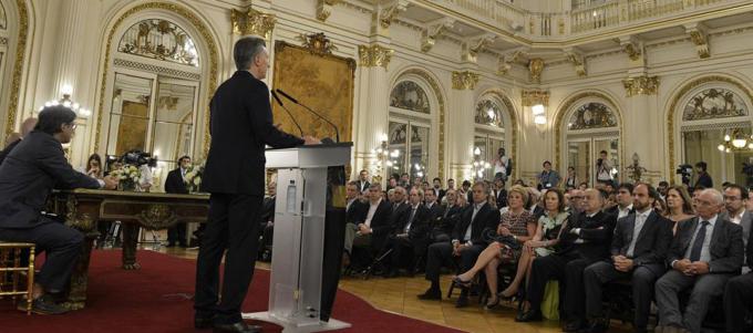 Gira oficial: unos 200 empresarios viajarán con Macri a España