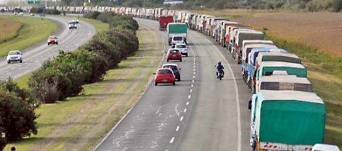 Cambian el sistema para ordenar la descarga en los puertos del Gran Rosario y Buenos Aires