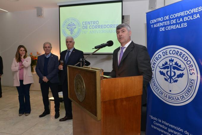 Para Buryaile el problema de la falta de competitividad está en las provincias: “Quitan toda posibilidad de exportar”