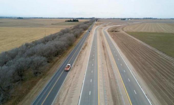 Récord histórico para el consumo de asfalto vial: "Ya superamos los 1300 km de autopistas"