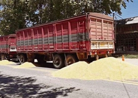 Se agravó el conflicto de los transportistas, que ya afecta la carga de buques.