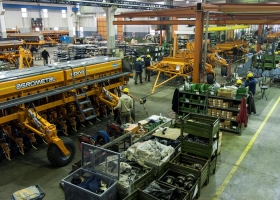 La sequía golpea la venta de maquinaria agrícola.