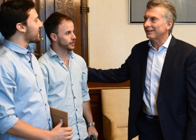 Emprendedores crearon un sistema de energía rural y Macri los recibió en la Rosada