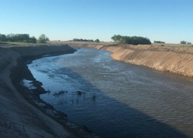 Río Arrecifes: destacan que una obra evita desbordes en los campos.