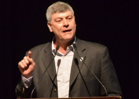 Buryaile: “Estoy seguro de que Macri no está de acuerdo con las retenciones”