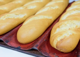 Científicos santafecinos crearon un pan más saludable que el tradicional