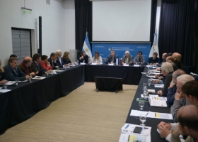 Se realizó la primera reunión de la Mesa Lechera sin la participación de representantes de los pequeños tamberos de las cuencas santafesinas y cordobesas