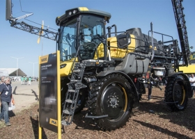 Nueva avanzada de John Deere en el mercado local de maquinaria: se quedó con el control de PLA
