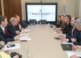 Argentina quiere avanzar en un área de libre comercio con Canadá