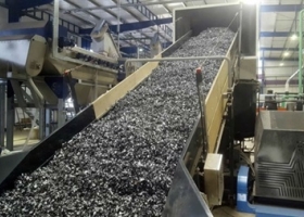 Reciclado: una planta de ACA ya recupera 2000 toneladas de silobolsas y bidones.