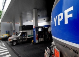 Siguiendo a Shell, también YPF subió el 1,7% las naftas
