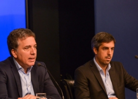 Por primera vez en siete años el sector público argentino logró superávit primario gracias al impuestazo aplicado al campo