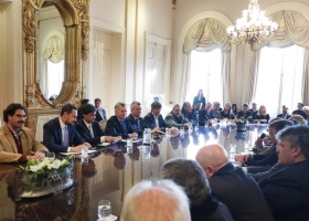 Matarifes denuncian que la Mesa de las Carnes se transformó en una “usina de buenas noticias que esconde debajo de la alfombra los problemas concretos”
