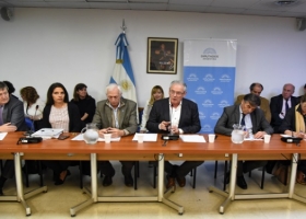 Advierten sobre la falta de transparencia en la cadena avícola y la necesidad de contratos