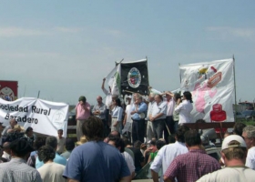 Procesan y embargan a exdirigentes de la Mesa de Enlace por una protesta del campo en 2008