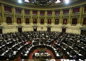 El Gobierno presenta el proyecto de emergencia económica ante la Cámara de Diputados