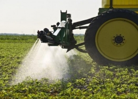 La Pampa levantó la prohibición de comercialización de fitosanitarios