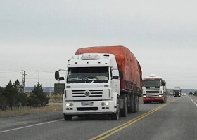 Pese a la libre circulación, la cuarentena también impactó sobre el transporte de cargas
