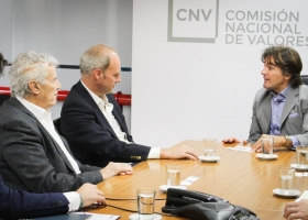 El gobierno intervino el mercado del dólar CCL y MEP con el propósito de desalentar ambas operatorias