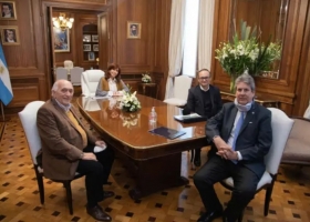 Cristina Kirchner recibió a referentes de la agroindustria y apoyó un plan para exportar por US$100.000 millones.