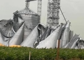 Una impresionante tormenta de viento provocó múltiples destrozos en zonas productoras del Midwest