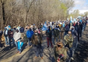 Continúa el corte de ruta: Federación Agraria pidió a San Luis que permita el ingreso de los productores