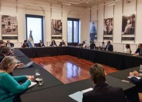 El Gobierno enviará una ley para incentivar la agroindustria y aceptó discutir sobre las retenciones