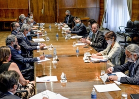 Acuerdo del Gobierno con la agroindustria: qué se anunció, lo que vendrá y qué suerte tendrá una ley