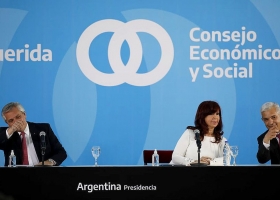 Domínguez dijo que el Gobierno debe administrar los saldos exportables