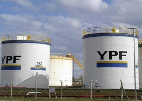 Los ruralistas no entendieron nada. Después de eximir de retenciones a las petroleras, el gobierno se dispone a descontar miles de millones en Ganancias a los productores