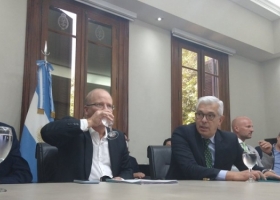 El Gobierno promete no cerrar las exportaciones ante la escalada de los precios de los granos