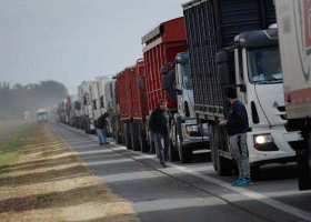  Se sumaron más cortes de rutas de los transportistas y afirman que ya superan los 60 en todo el país
