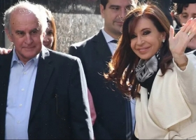 Revuelo por un proyecto del senador kirchnerista Oscar Parrilli para modificar el pago de las retenciones