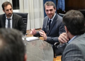 Piden investigar a otro exfuncionario en una denuncia por millonarios pagos y desactivar un fondo para la harina