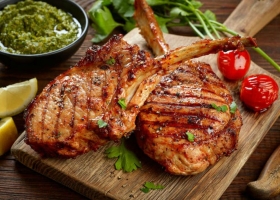 Por la crisis económica se frenan las subas para la carne vacuna, pero crece fuerte el precio de las opciones más baratas, el pollo y el cerdo