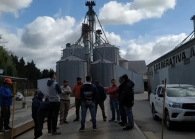 Los acopios realizarán denuncias penales por el paro sorpresivo de un gremio. Actúan como profesionales de la intimidación
