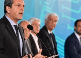 La máquina generadora de divisas se quedó sin combustible y a nadie en el gobierno parece importarle
