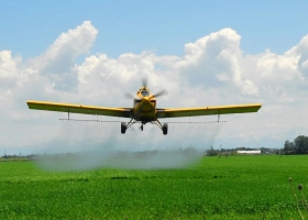 Tienen aviones y atraviesan un momento crítico por la sequía