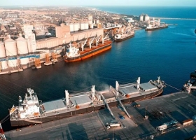 El puerto de Quequén cumplió 100 años y exportó un volumen récord en 306 barcos: la cebada fue protagonista durante 2022