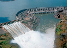 Abrieron las compuertas de la represa Itaipú y podría haber un alivio en el Paraná