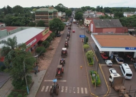 Años de abandono. Masivo tractorazo por el mal estado de los caminos rurales en una provincia