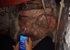 Iba a la Patagonia decomisaron 2000 kilos de carne que viajaban en bolsones de corralón