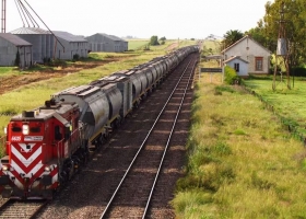 La producción enfrenta un costo elevado por el atraso del ferrocarril