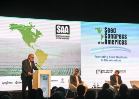 Descontrol fiscal y monetario el duro panorama que le brindaron a un grupo de empresarios del exterior