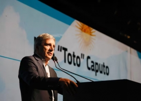 Las retenciones y el cepo se van a ir. Caputo se refirió al anuncio de Milei para el campo en 2025