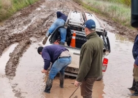 Tiran el quilombo al de más abajo denuncian que hicieron un canal que agrava la inundación en dos partidos bonaerenses