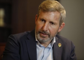 Menos impuestos, más inversión. El gobernador Rogelio Frigerio bajó ingresos brutos a los pollos y anunció subsidios al arroz